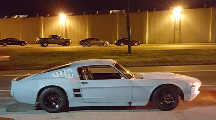 Mustang 14x8